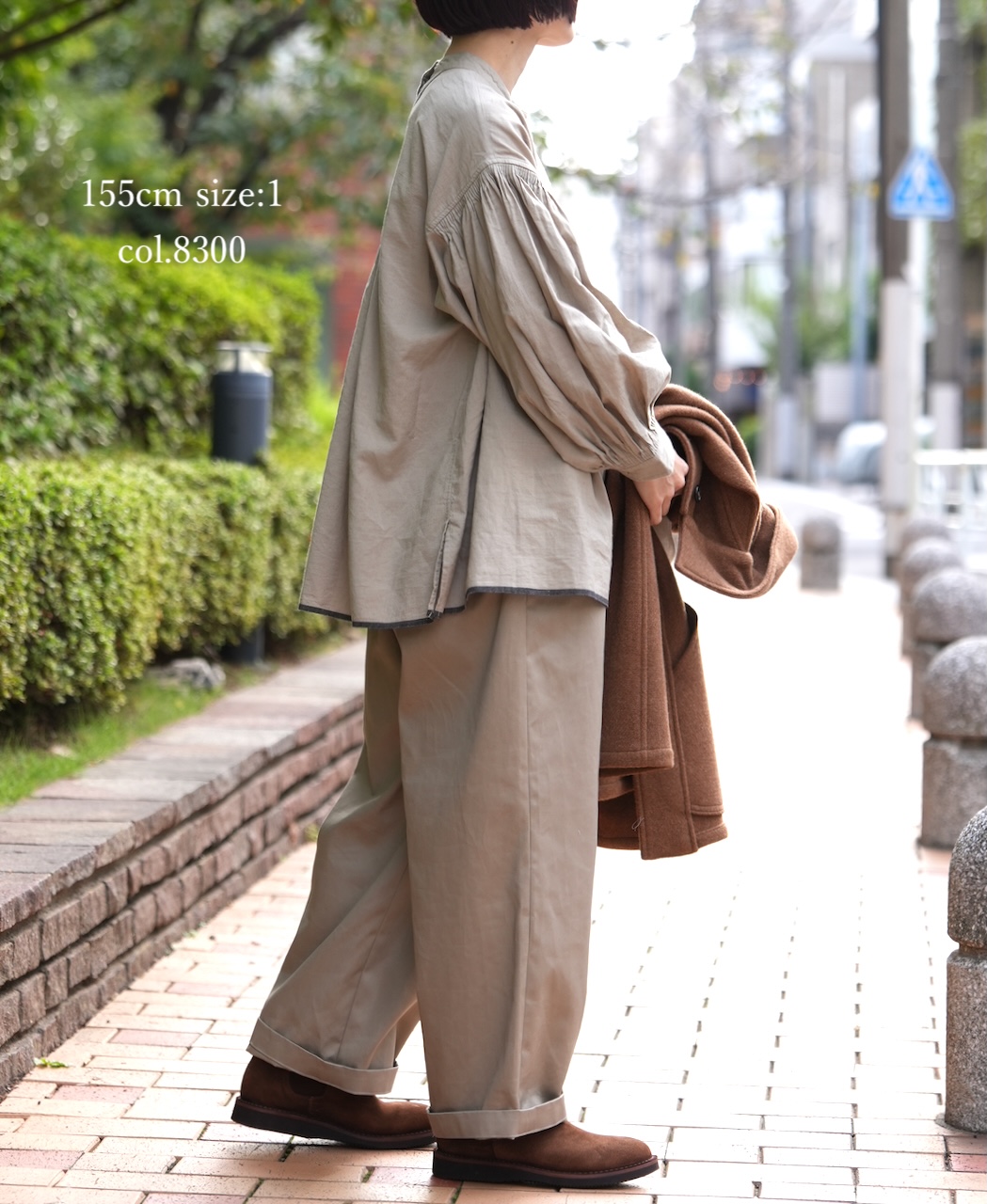 INMDS25722(シャツ) HANDWOVEN HEAVY COTTON PLAIN BACK OPENING STAND COLLAR SHIRT WITH MINI PINTUCK