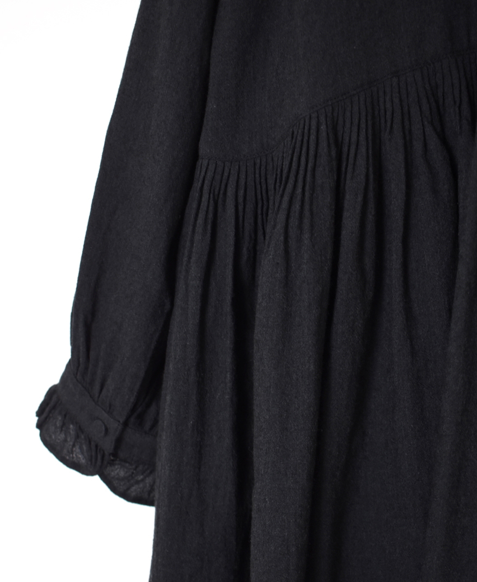 INMDS25754(ワンピース) WOOL/COTTON/SILK PLAIN FRILL COLLAR SHIRT DRESS WITH RAJASTHAN GATHER