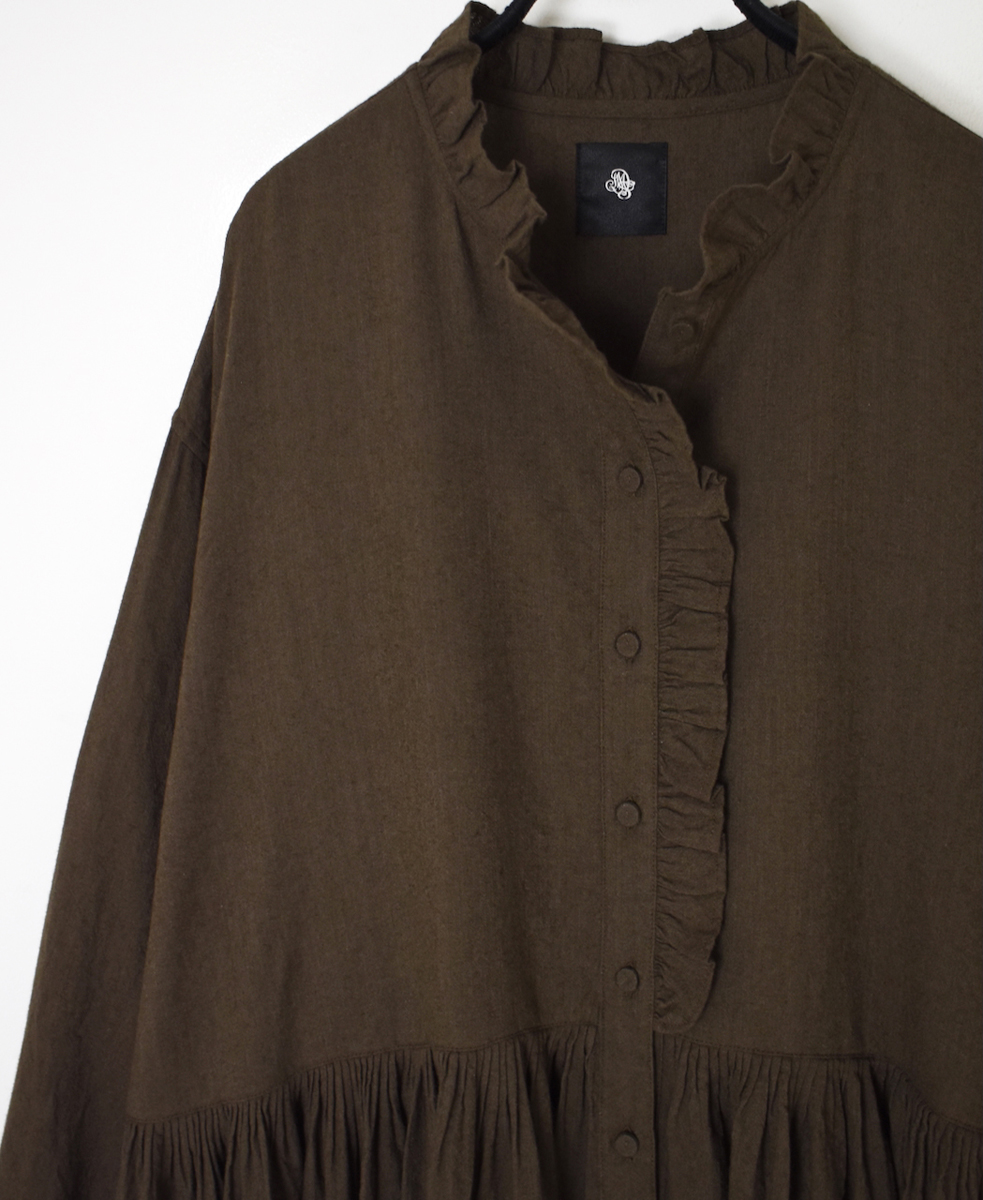 INMDS25754(ワンピース) WOOL/COTTON/SILK PLAIN FRILL COLLAR SHIRT DRESS WITH RAJASTHAN GATHER