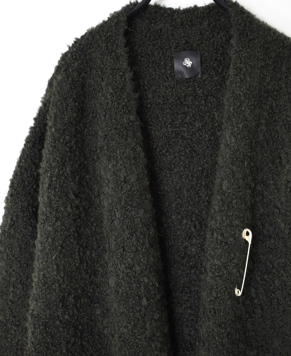 CNMDS2051A (カーディガン) BOUCLE V-NECK CARDIGAN WITH PIN