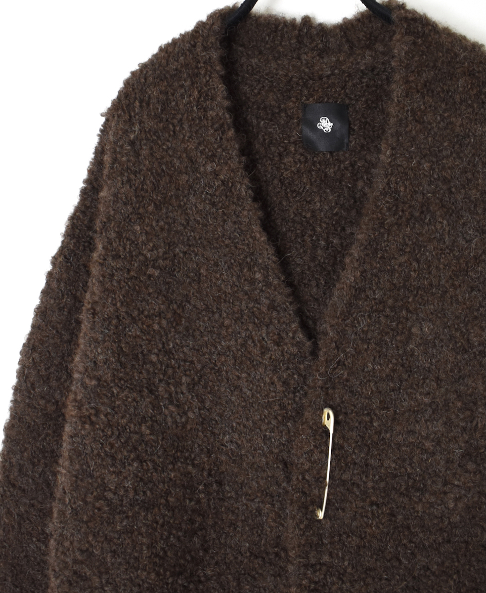 CNMDS2051A (カーディガン) BOUCLE V-NECK CARDIGAN WITH PIN