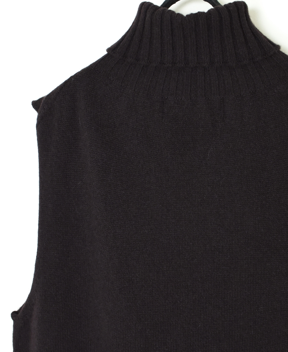 JNAMP2451(ニット)GEELONG LAMBSWOOL POLO NECK VEST