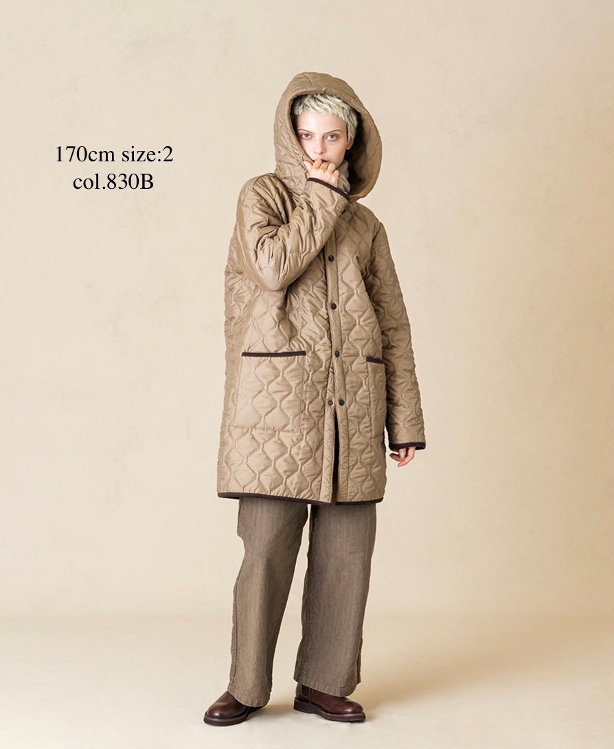NAM2554(コート) PLAIN POLYESTER×FREECE HEAT QUILT REVERSIBLE HIGH COLLAR HOODED COAT
