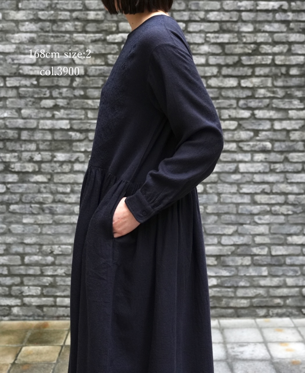 NMDS25604(ワンピース) BOILED WOOL PLAIN CREW NECK EMB DRESS