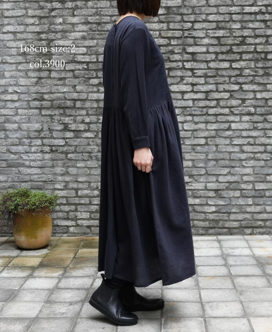 NMDS25604(ワンピース) BOILED WOOL PLAIN CREW NECK EMB DRESS