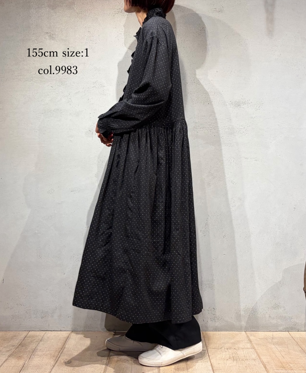 INMDS25764(ワンピース) WOOL/COTTON/SILK PIN DOT PRINT FRILL COLLAR SHIRT DRESS WITH RAJASTHAN GATHER