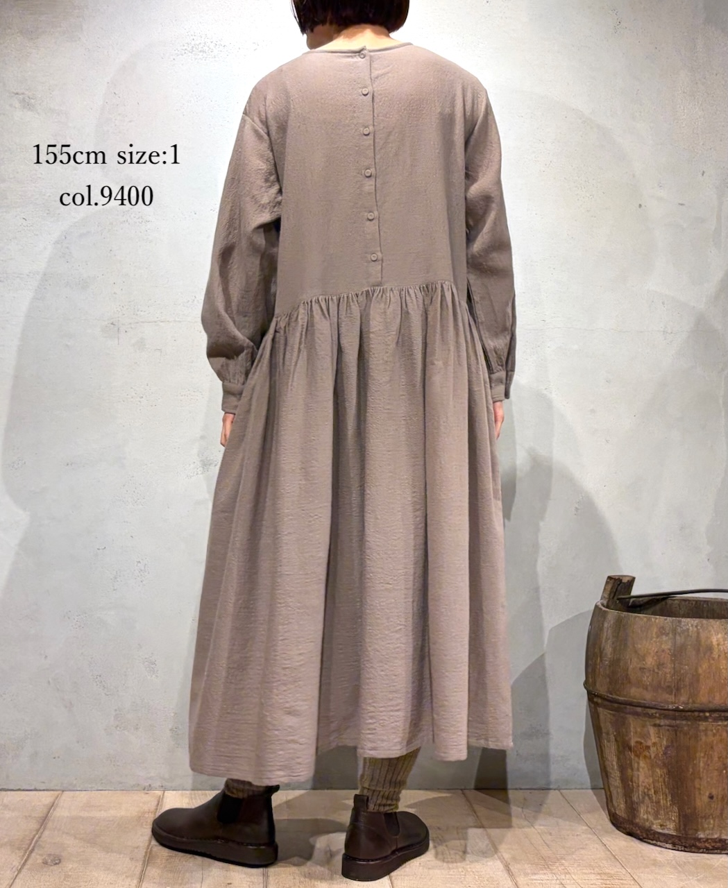 NMDS25604(ワンピース) BOILED WOOL PLAIN CREW NECK EMB DRESS