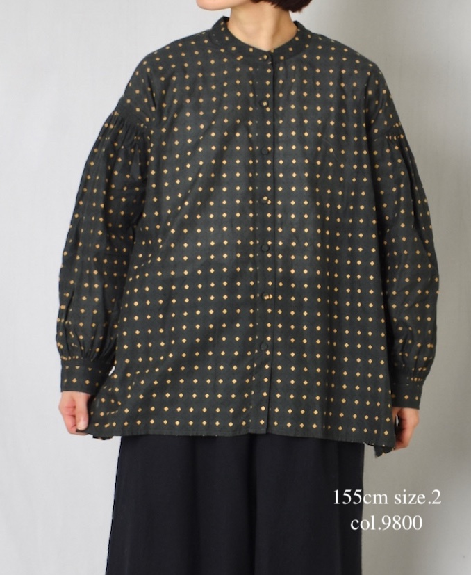 INMDS25771(シャツ) 80s COTTON VOILE CONTRAST FLOWER HAND SCREEN PRINT BANDED COLLAR SHIRT WITH MINI PINTUCK