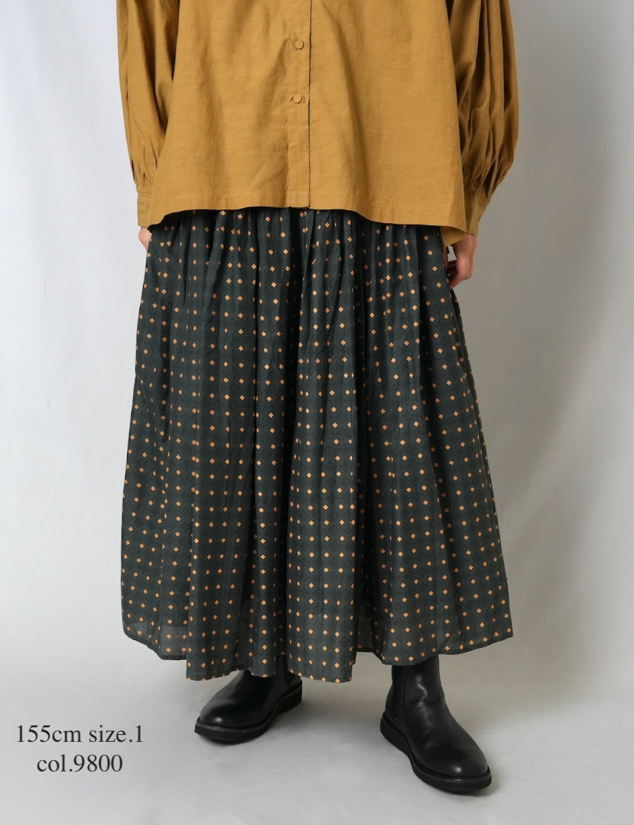 INMDS25774(スカート) 80s COTTON VOILE CONTRAST FLOWER HAND SCREEN PRINT FLARED SKIRT WITH MINI PINTUCK