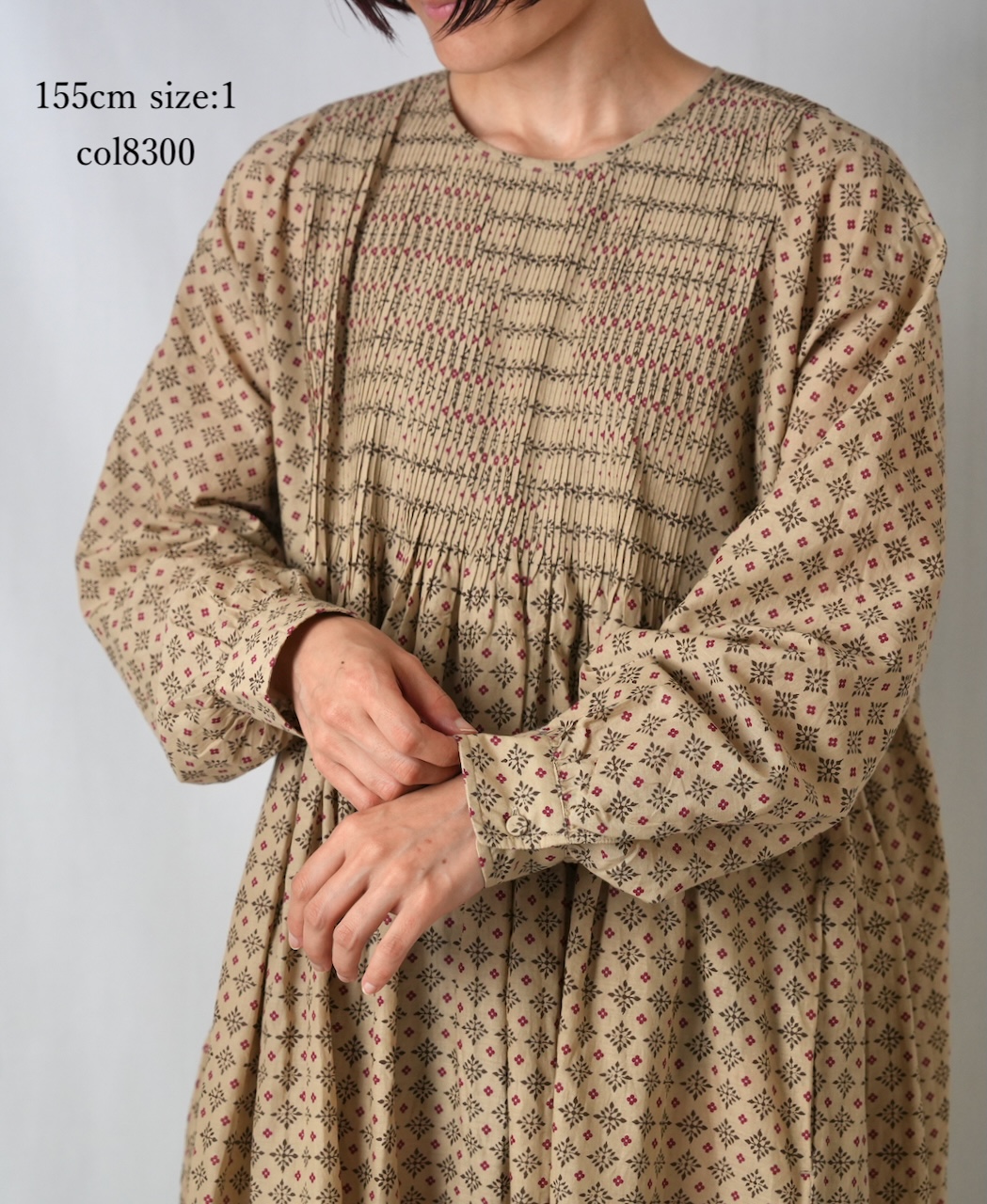 INMDS25772(ワンピース) 80s COTTON VOILE CONTRAST FLOWER HAND SCREEN PRINT CREW-NECK BACK OPENING DRESS WITH MINI PINTUCK