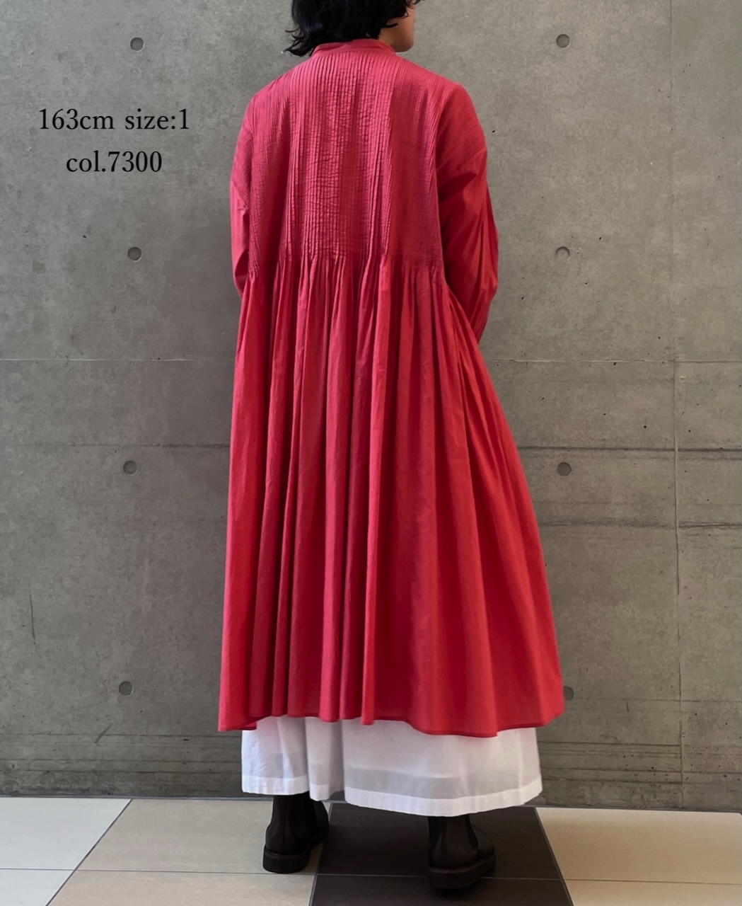 ジャスミン　赤ワンピース NMDS25523(ワンピース) 60s ORGANIC CAMBRIC PLAIN BANDED COLLAR