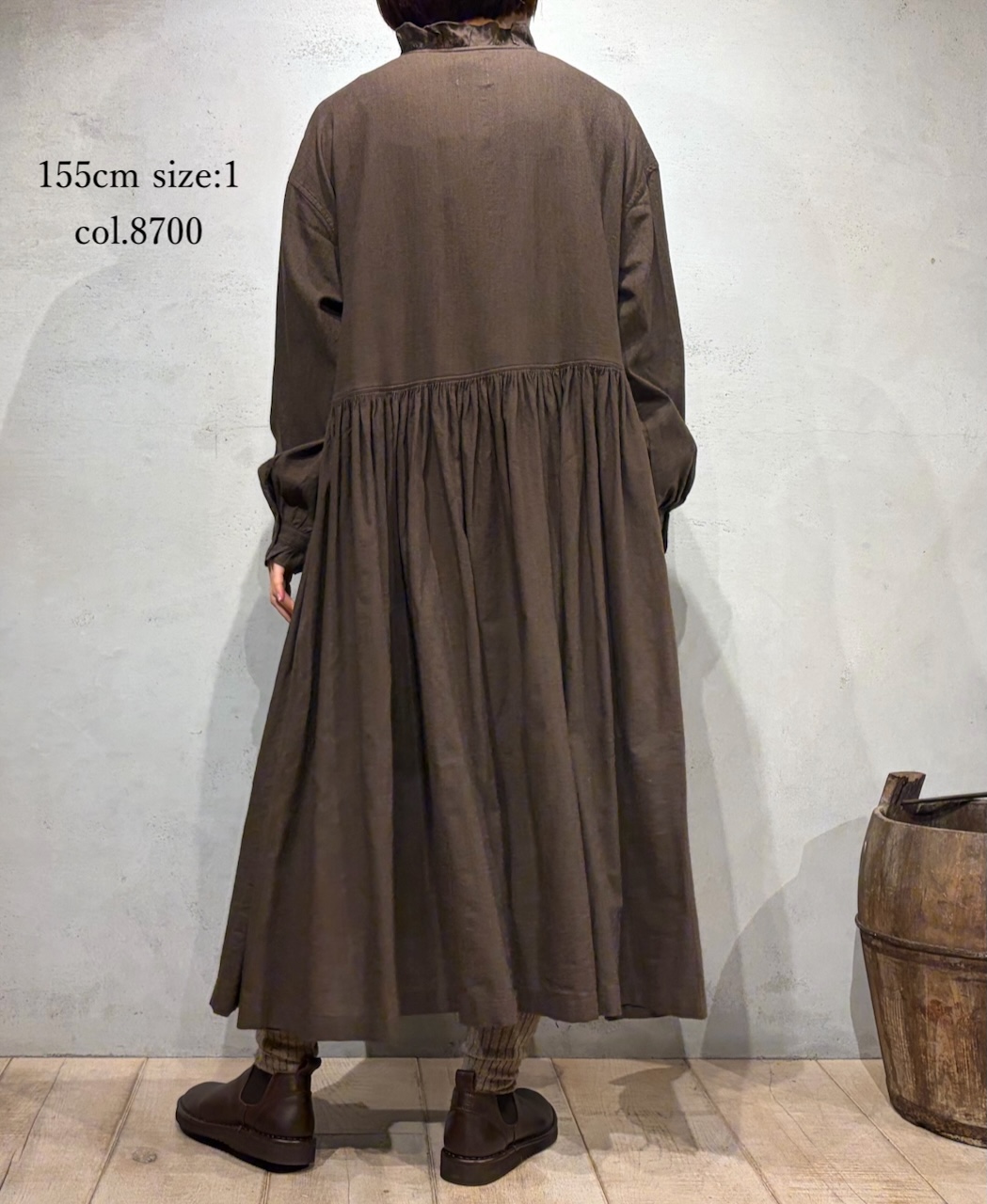 INMDS25754(ワンピース) WOOL/COTTON/SILK PLAIN FRILL COLLAR SHIRT DRESS WITH RAJASTHAN GATHER