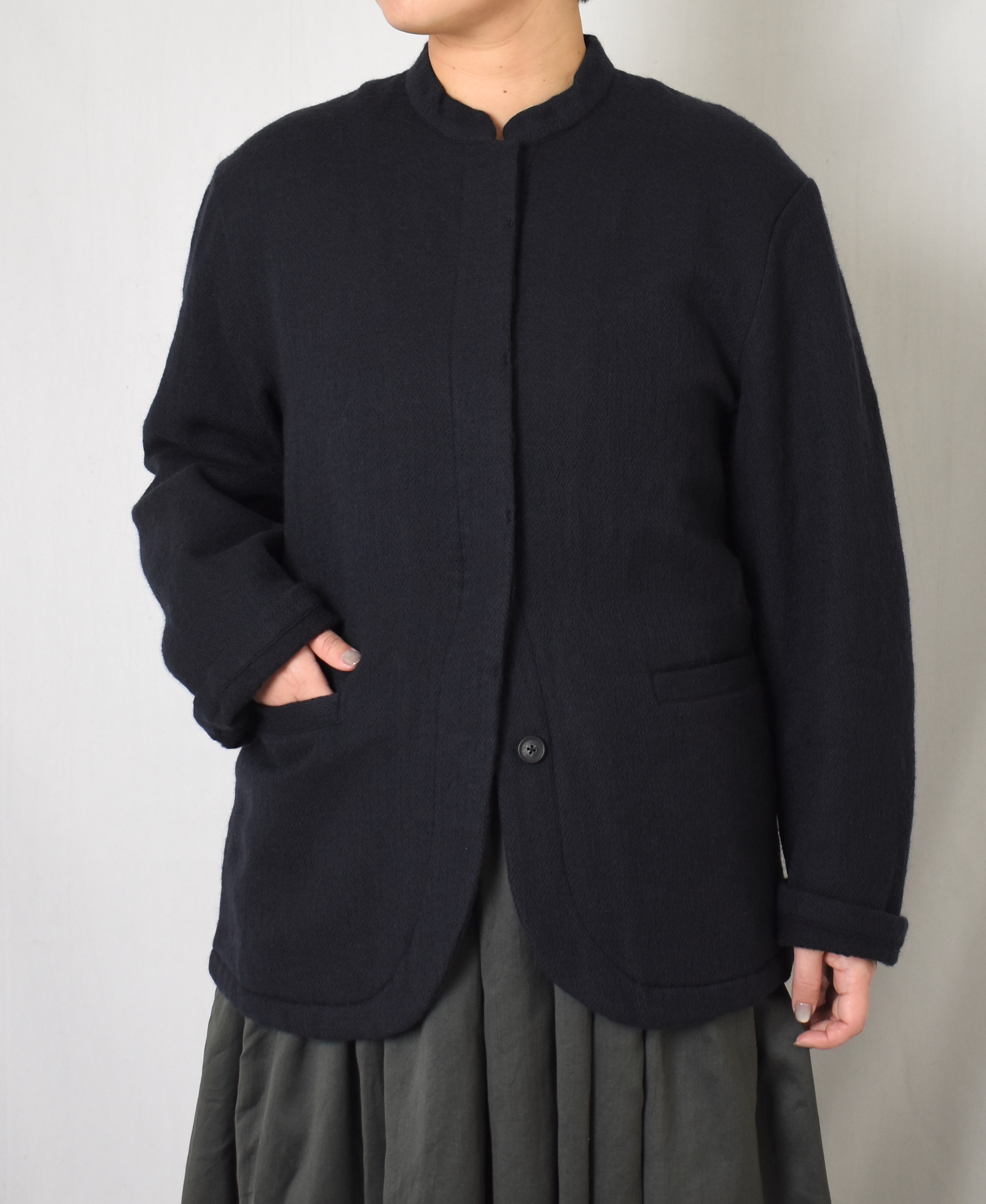 ●NMDS24551(ジャケット) WOOL COTTON SMALL HERRINGBONE STAND COLLAR FLY FRONT JACKET