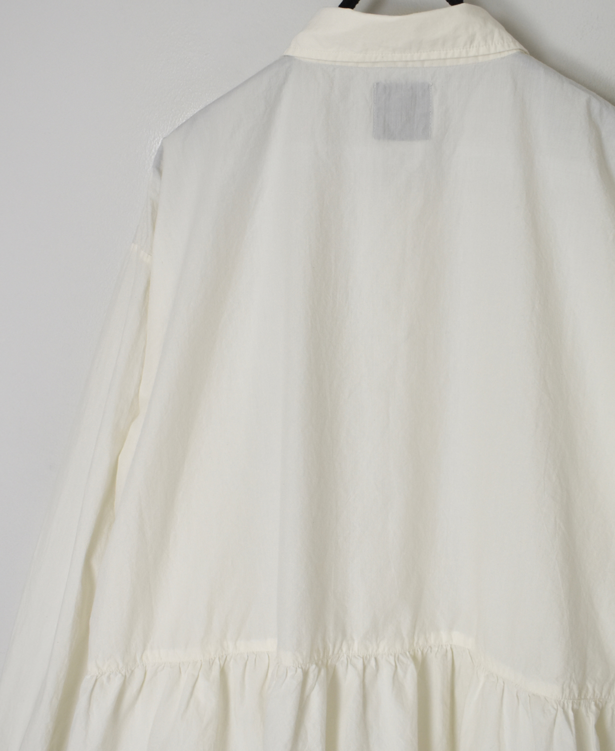 ●NMDS25911D(シャツ) 60s ORGANIC POPLIN PLAIN REGULAR COLLAR RAJASTHAN GATHERED SHIRT