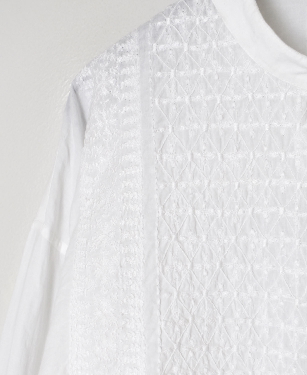 NMDS26221(シャツ) 60s ORGANIC CAMBRIC BANDED COLLAR EMB SHIRT