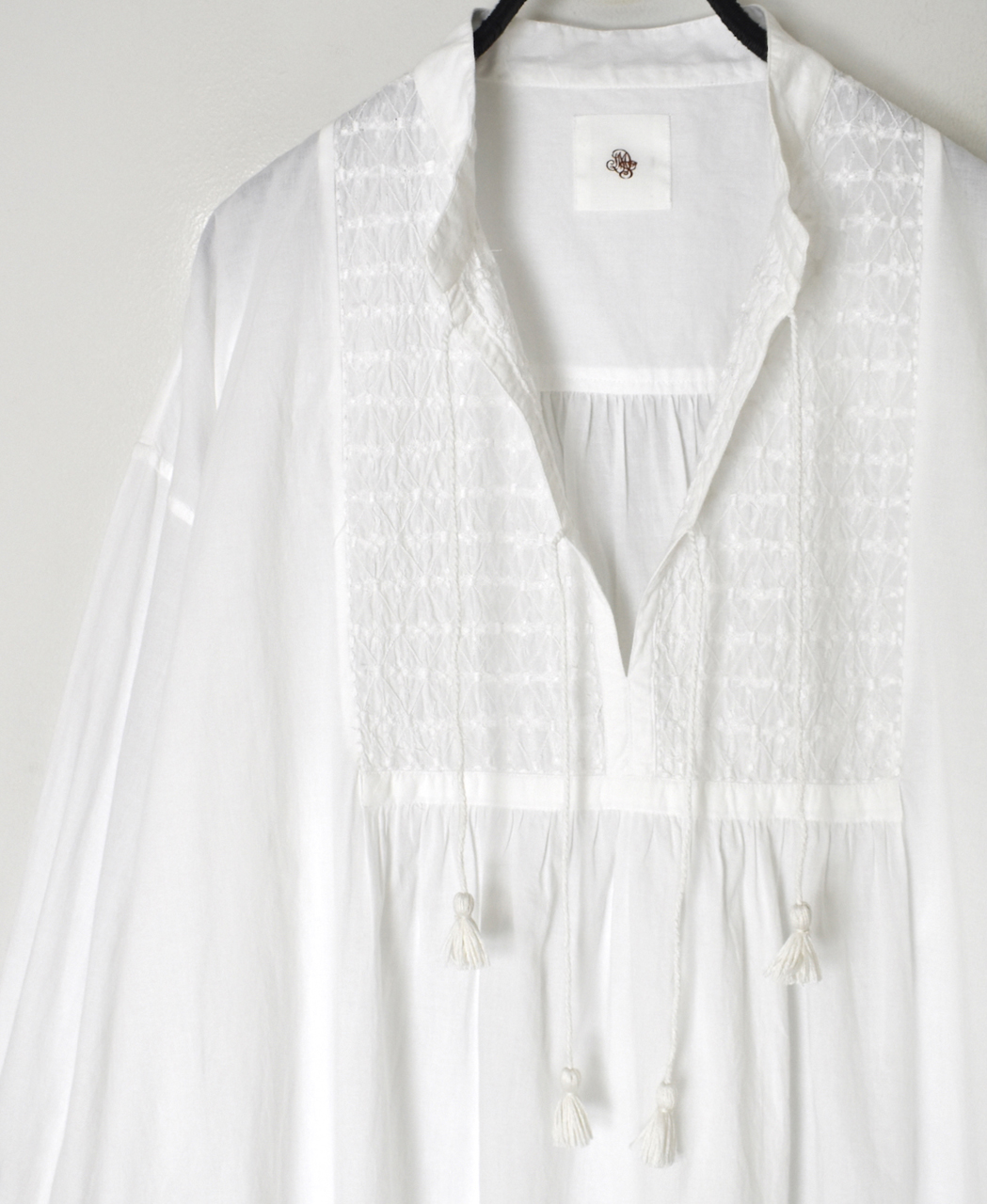 NMDS26222(チュニック) 60s ORGANIC CAMBRIC BANDED COLLAR EMB TUNIC