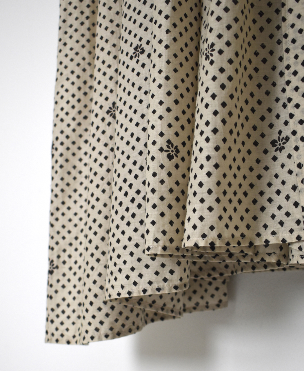 INMDS26084(ワンピース) 80s VOILE SQUARE BLOCK PRINT CREW-NECK BUTTON SHIRTS DRESS WITH MINI PINTUCK