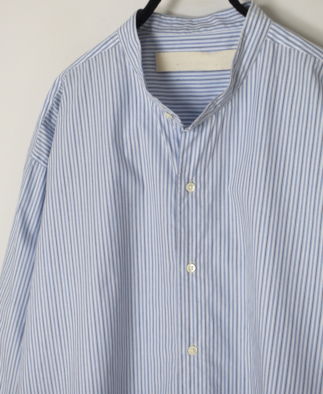 NVL2613(シャツ) POPLIN STRIPE BANDED COLLAR L/SL SHIRT