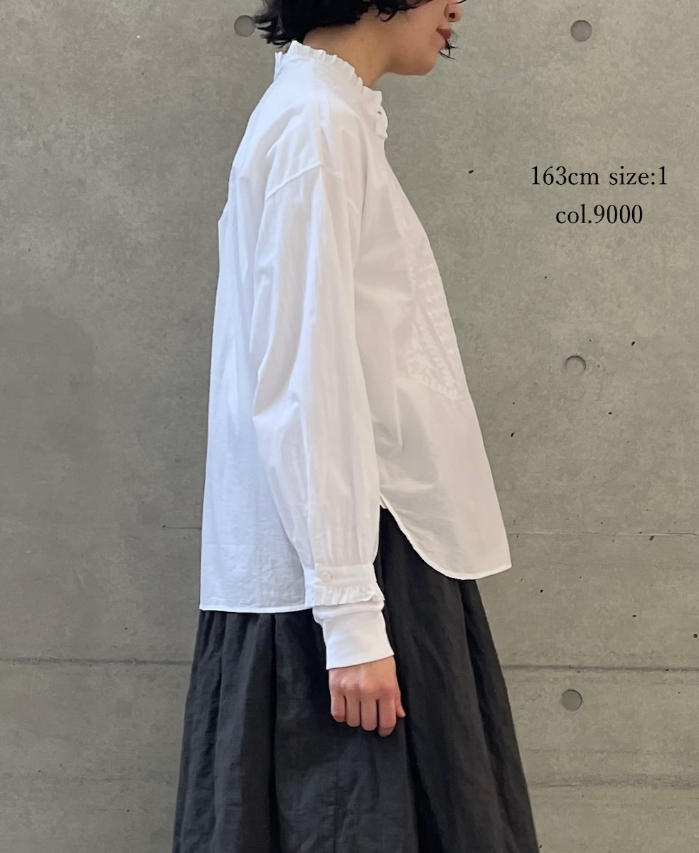 NMDS25531(シャツ) 60s ORGANIC CAMBRIC WITH EMB FRILL COLLAR EMB SHIRT
