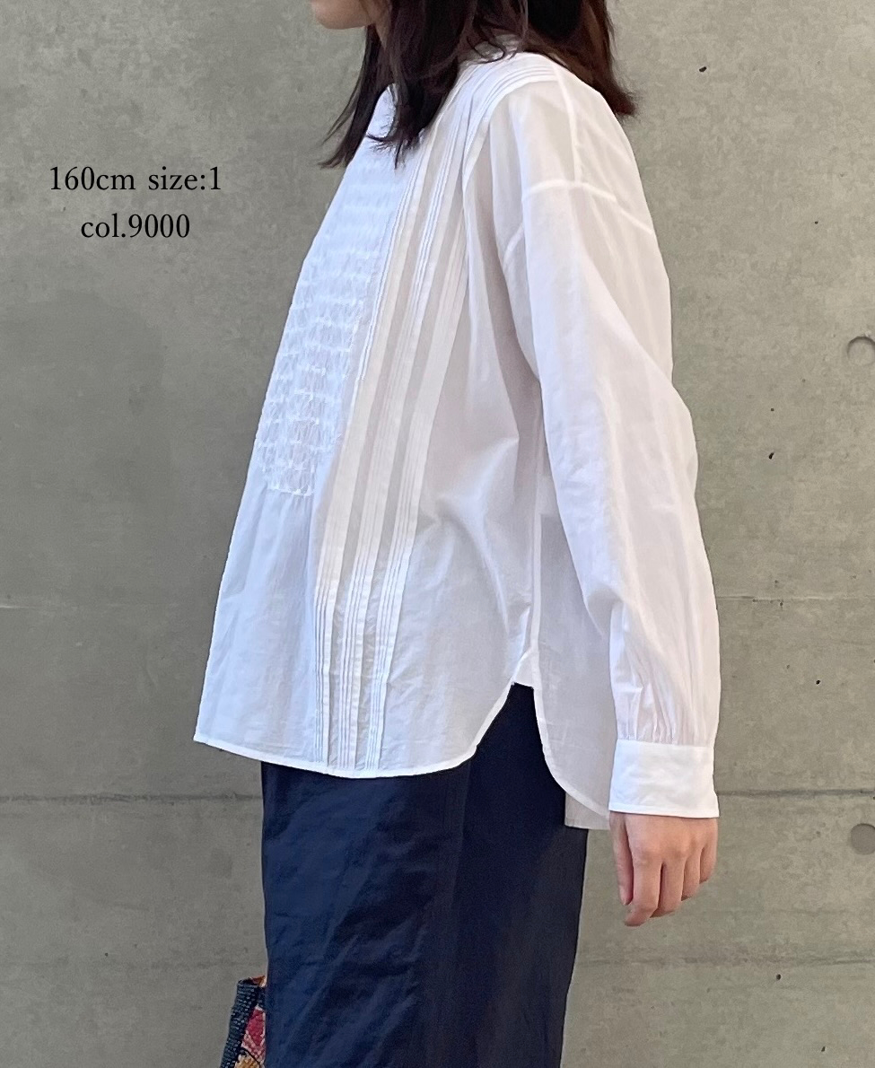 NMDS25533(シャツ) 60s ORGANIC CAMBRIC BACK OPENING CREW-NECK PINTUCK&EMB SHIRT