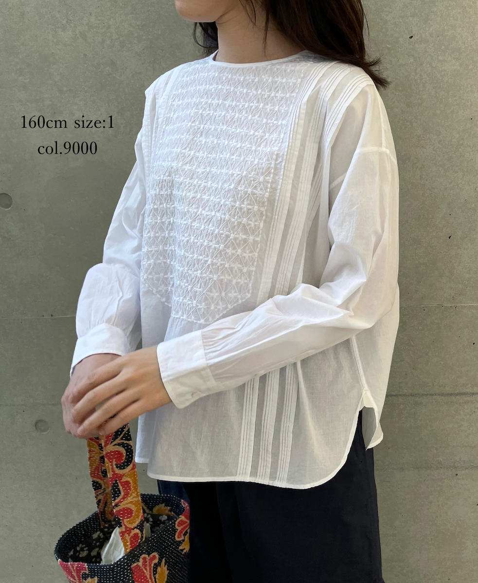 NMDS25533(シャツ) 60s ORGANIC CAMBRIC BACK OPENING CREW-NECK PINTUCK&EMB SHIRT