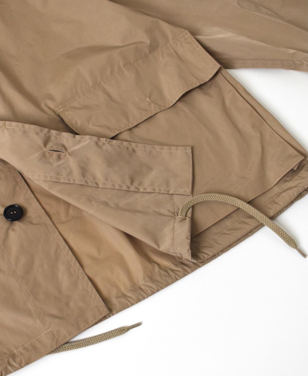 NHT2602PAI(コート) REYCLED NYLON BALMACAAN SHORT COAT WITH GUSSETED POCKET