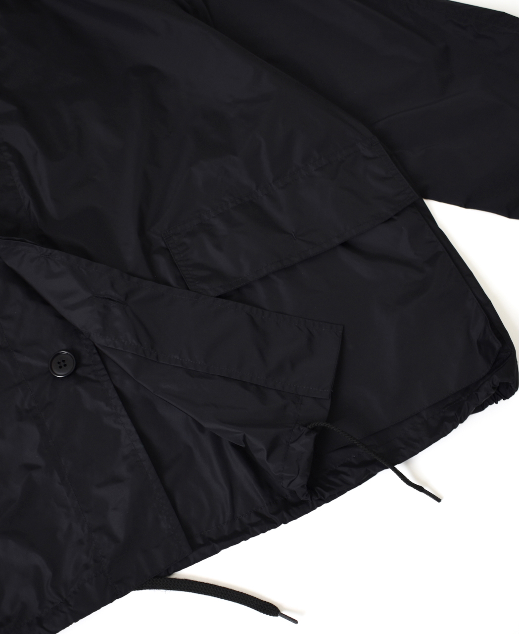 NHT2602PAI(コート) REYCLED NYLON BALMACAAN SHORT COAT WITH GUSSETED POCKET