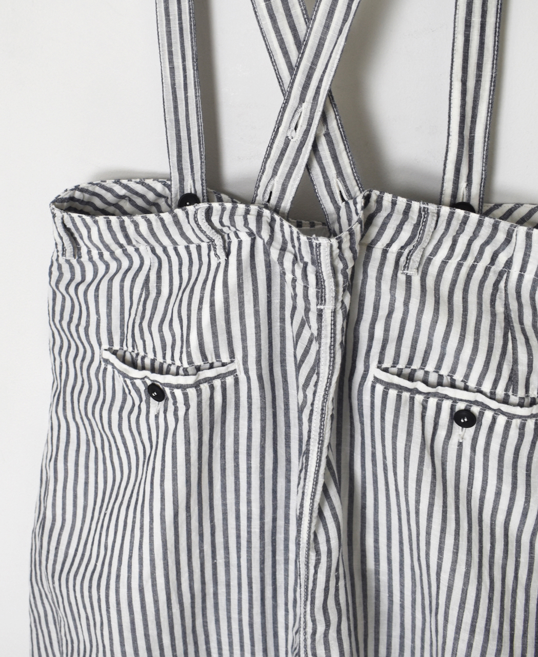 ISNAM2611S(スカート) LINEN COTTON STRIPE ADJUSTER TACK SKIRT WITH SUSPENDERS