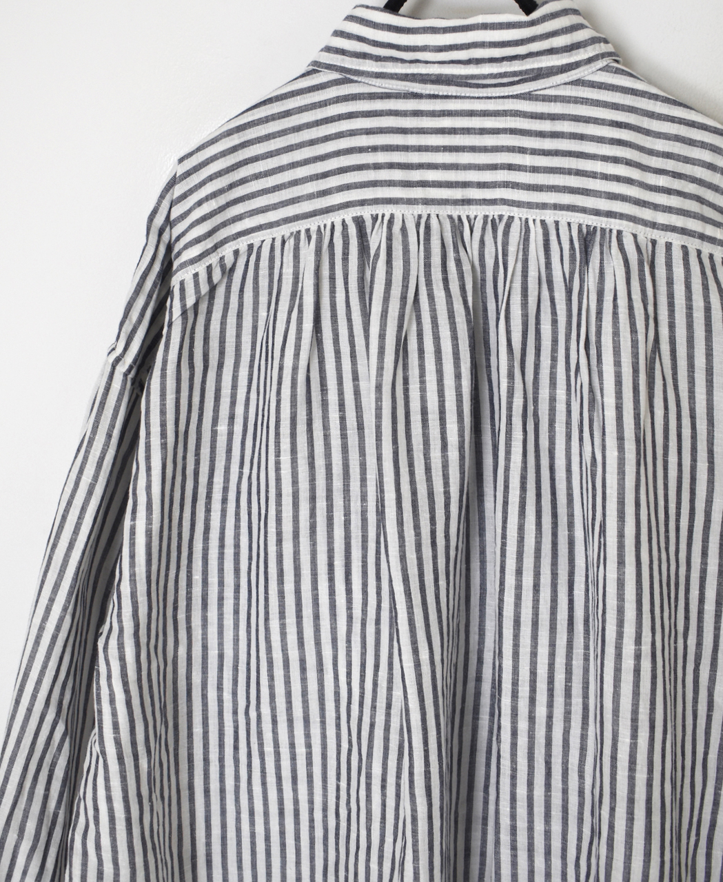 ISNAM2605S(シャツ) LINEN COTTON STRIPE WORK GATHERED SHIRT