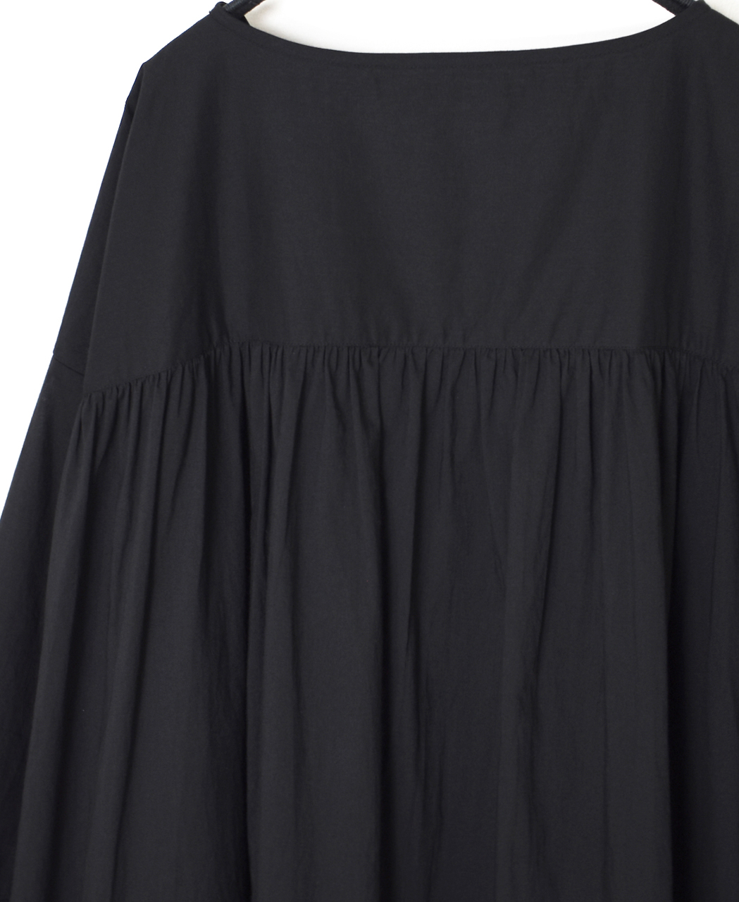 NSL26003(ワンピース) 60s CAMBRIC PLAIN CREW-NECK BACK SIDE GATHERED DRESS
