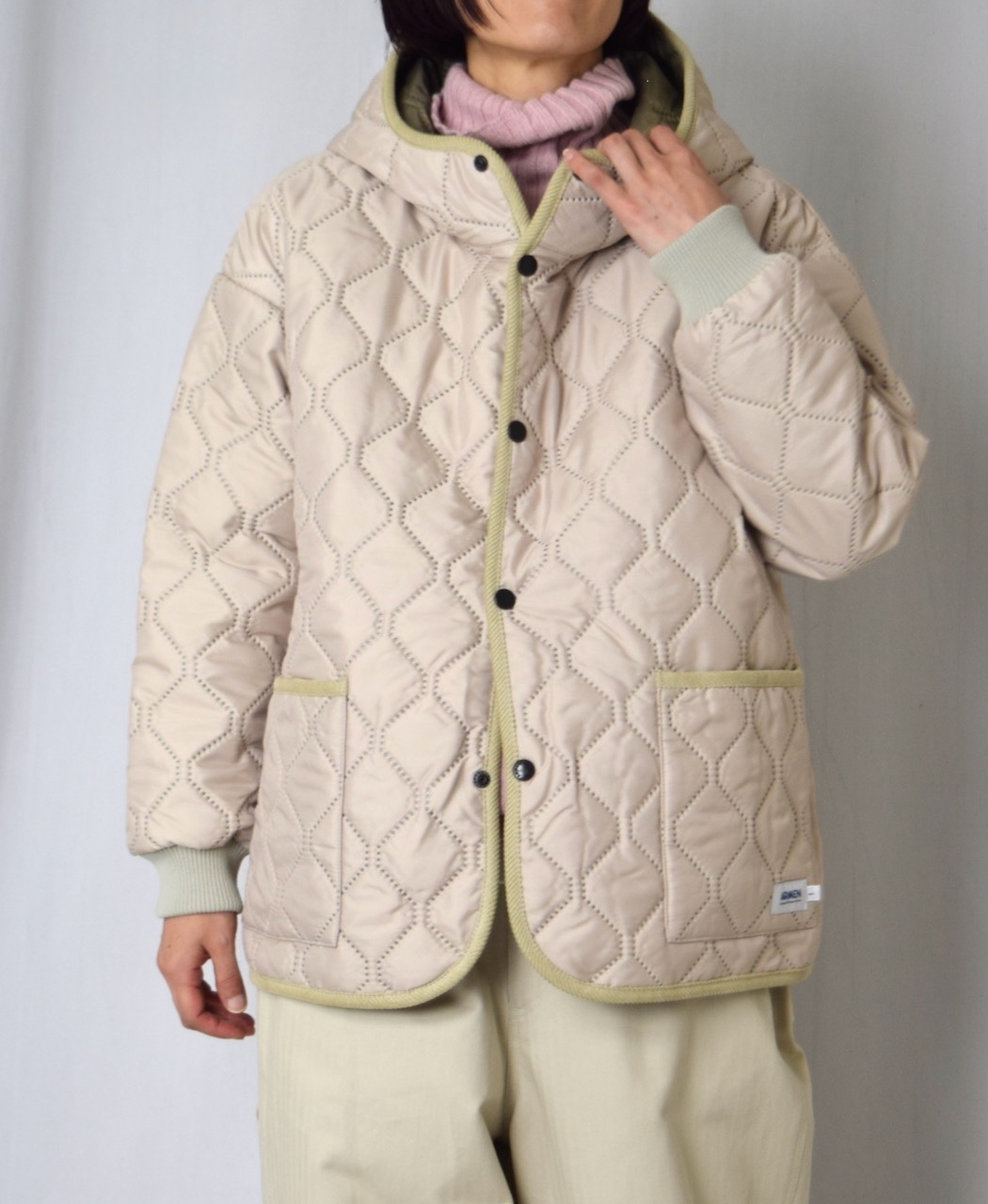NAM2561PP(ジャケット) PLAIN POLYESTERxPLAIN POLYESTER HEAT QUILT OVERSIZED HOODED JACKET WITH RIBBED CUFF