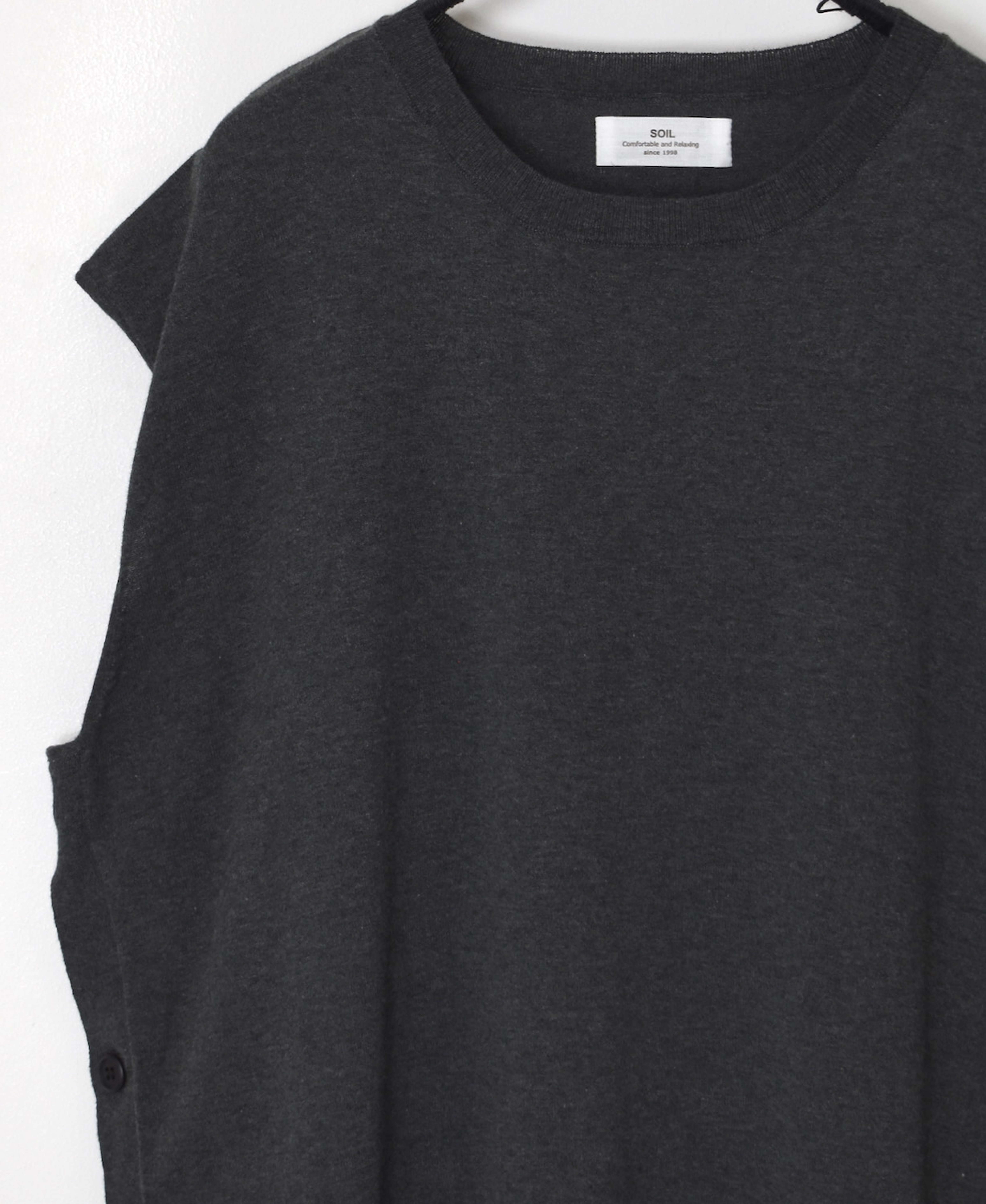 NNSL26013(ベスト) 14GG 1PLY HIGH TWIST COTTON CREW-NECK VEST WITH SIDE BUTTON