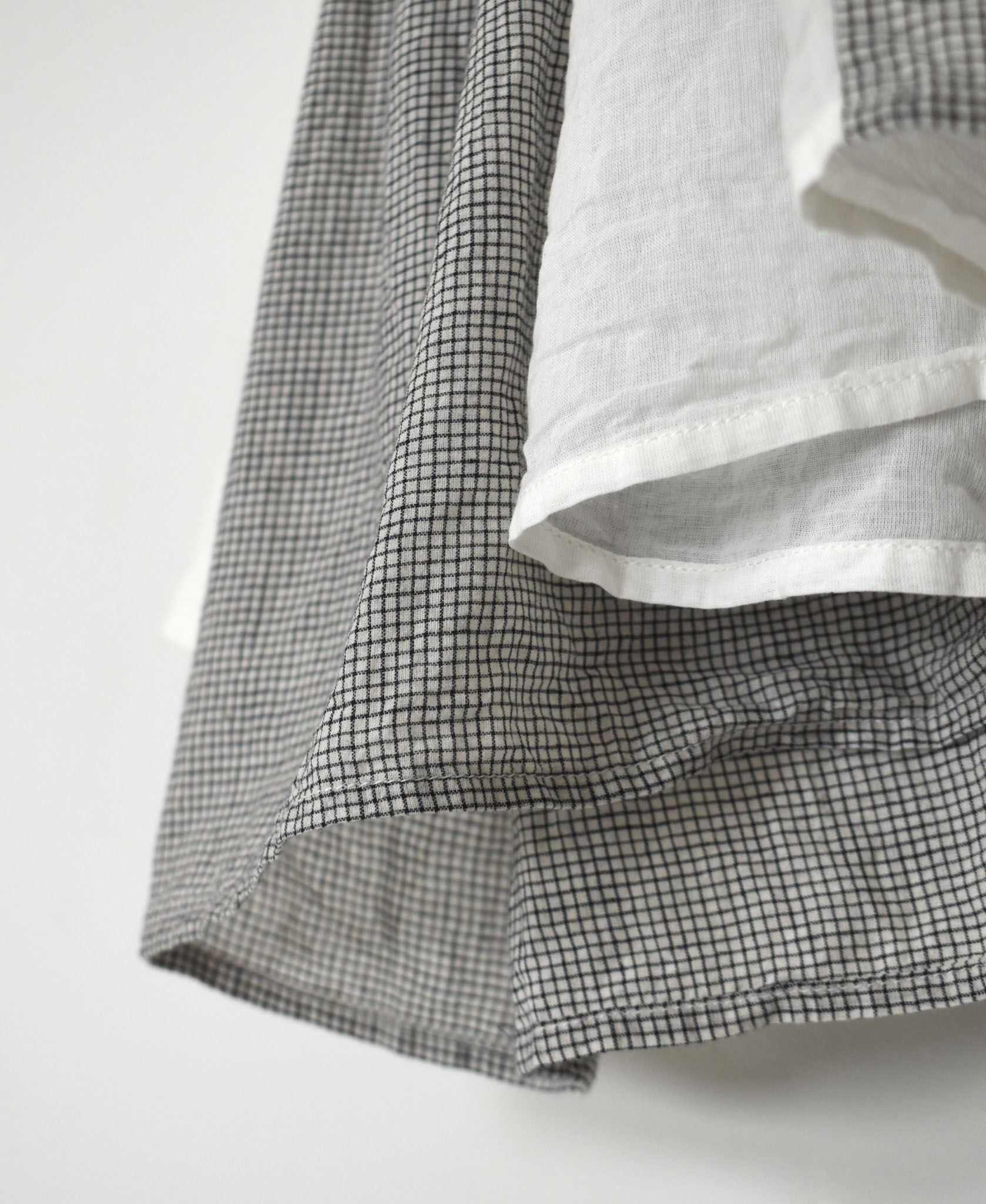 ●INMDS26111W(シャツ) HANDWOVEN COTTON SINGLE CHECK PATCHWORK(WASHED) BALL BUTTON SHIRTS WITH MINI PINTUCK