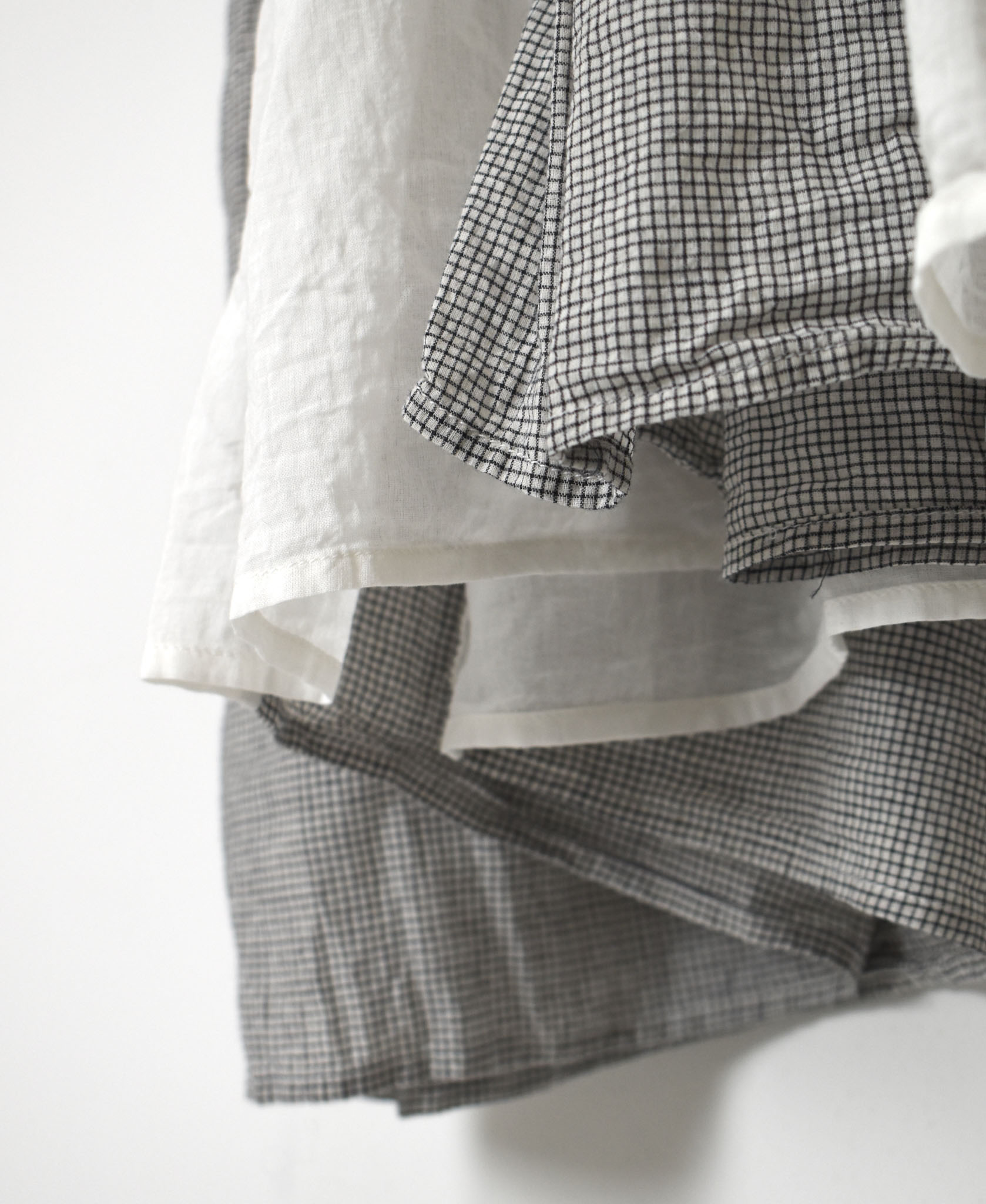 ●INMDS26112W(ワンピース) HANDWOVEN COTTON SINGLE CHECK PATCHWORK(WASHED) BALL BUTTON SHIRTS DRESS WITH MINI PINTUCK