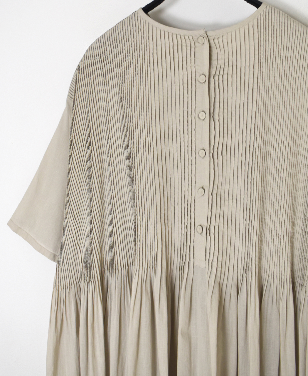 NMDS26243(ワンピース) 80s ORGANIC COTTON VOILE CREW-NECK HALF/SLEEVE DRESS WITH MINI PINTUCK