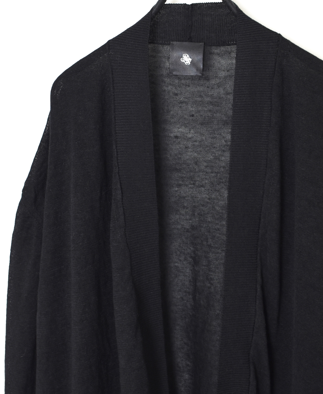 CNMDS2501(カーディガン) 12GG LINEN PLAIN STITCH V-NECK CARDIGAN WITH SLIT