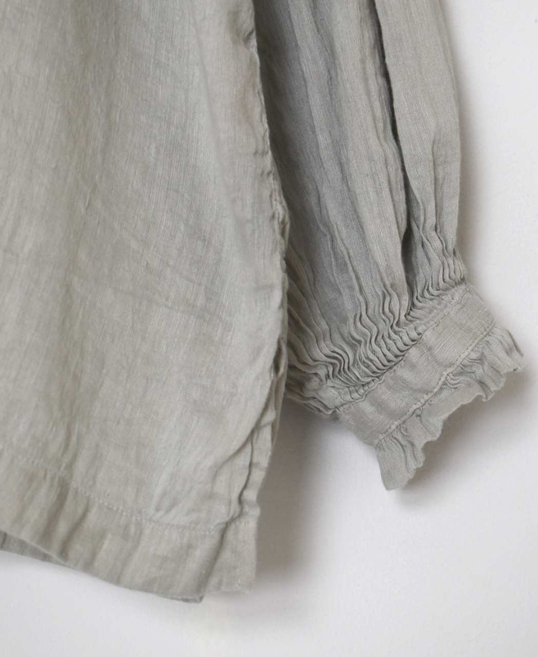 INMDS25011D(シャツ) 60s AUTO LOOM LINEN/COTTON PLAIN(OVERDYE) FRILL COLLAR SHIRTS WITH MINI PINTUCK