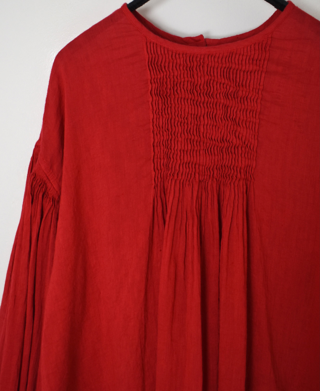 INMDS25012D(シャツ) 60s AUTO LOOM LINEN/COTTON PLAIN(OVERDYE) BACK OPENING CREW-NECK SHIRTS WITH MINI PINTUCK