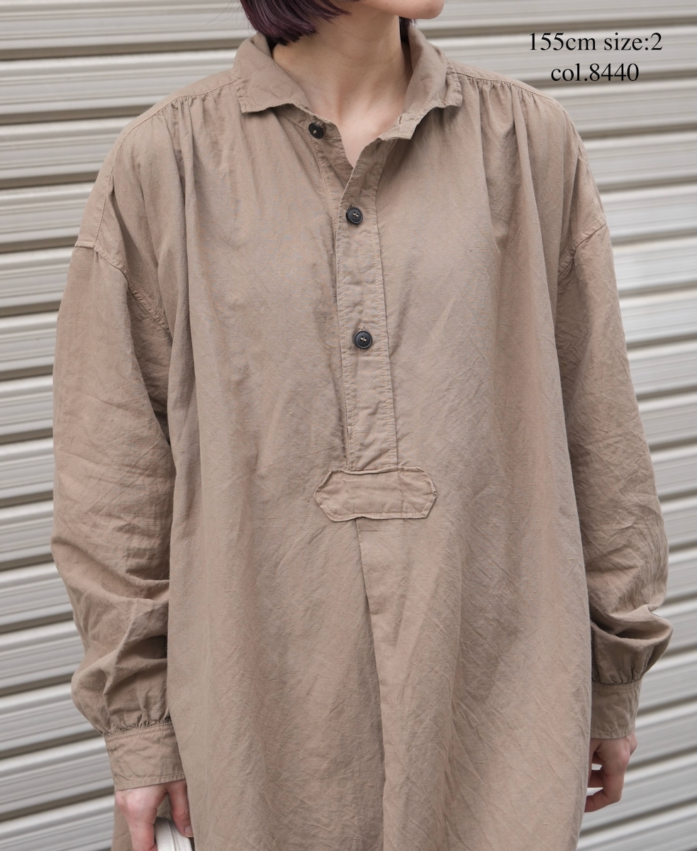 ISNAM2603D(ワンピース) LINEN COTTON PLAIN OVERDYE WORK GATHERED SHIRT DRESS