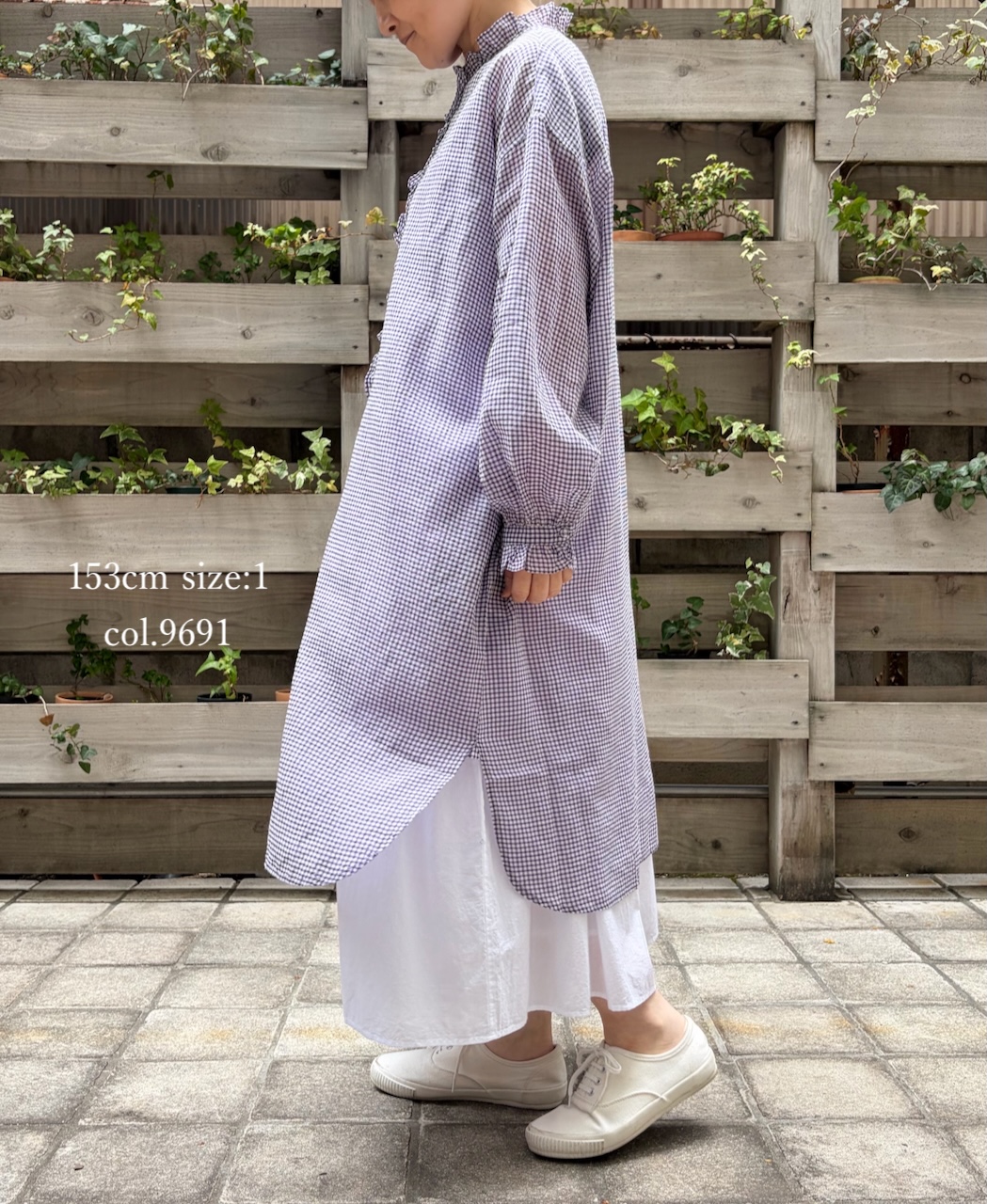 INMDS26023(シャツ) HANDWOVEN COTTON/SILK GINGHAM CHECK FRILL COLLAR LONG SHIRT