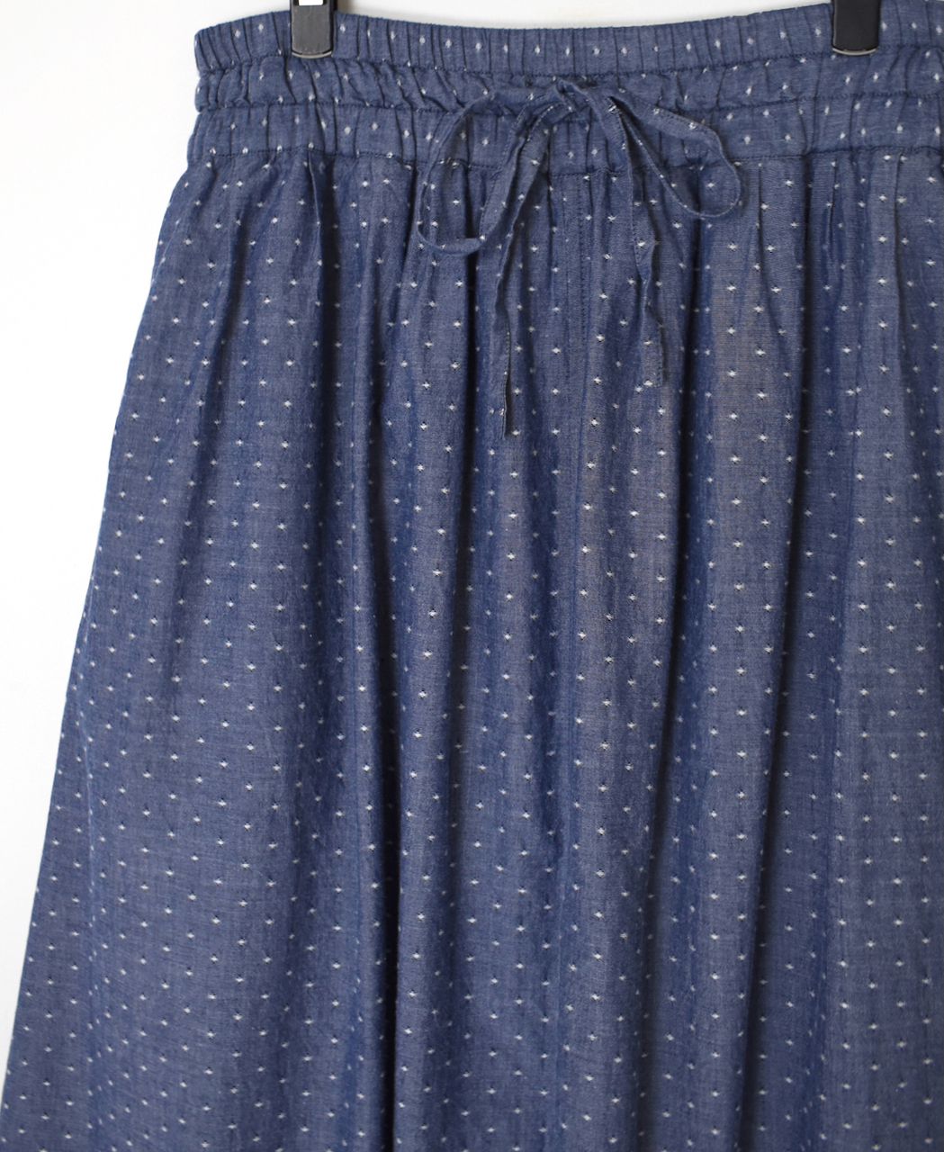INAM2624CB(スカート) DOBIE CHAMBRAY WASH PLEATED EASY SKIRT WITH LINING