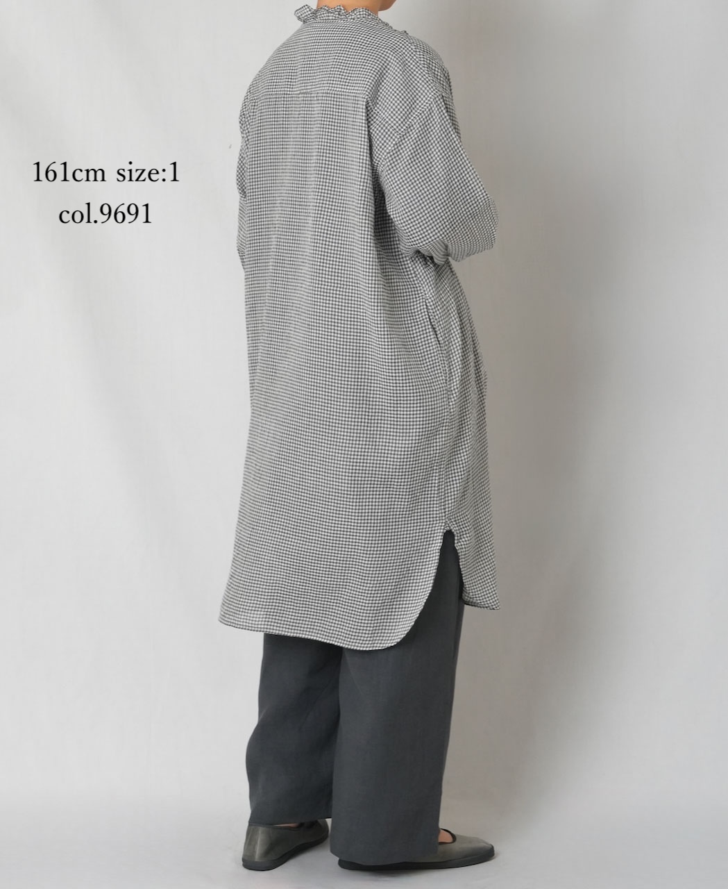 INMDS26023(シャツ) HANDWOVEN COTTON/SILK GINGHAM CHECK FRILL COLLAR LONG SHIRT