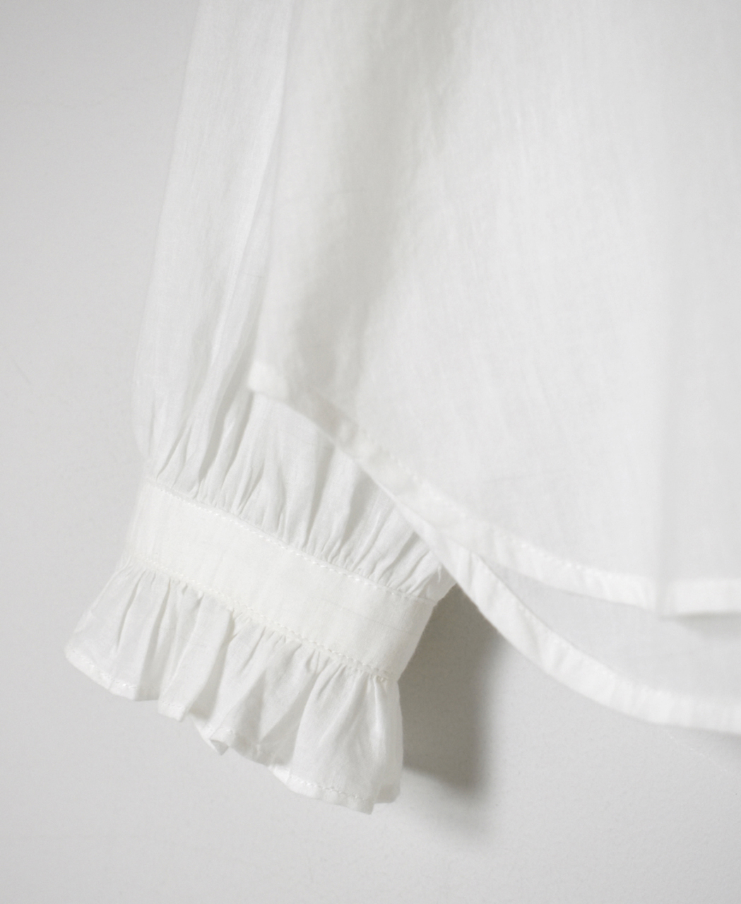 INMDS26072(シャツ) 100s KHADI PLAIN FRILL COLLAR SHIRTS