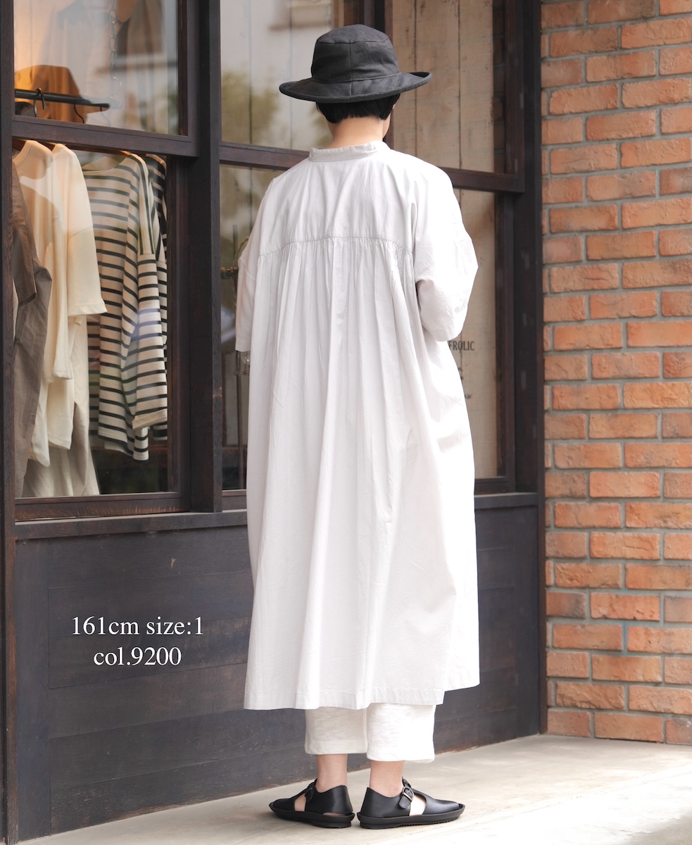 NSL26004(ワンピース) 60s CAMBRIC PLAIN BANDED COLLAR BACK SIDE GATHERED DRESS