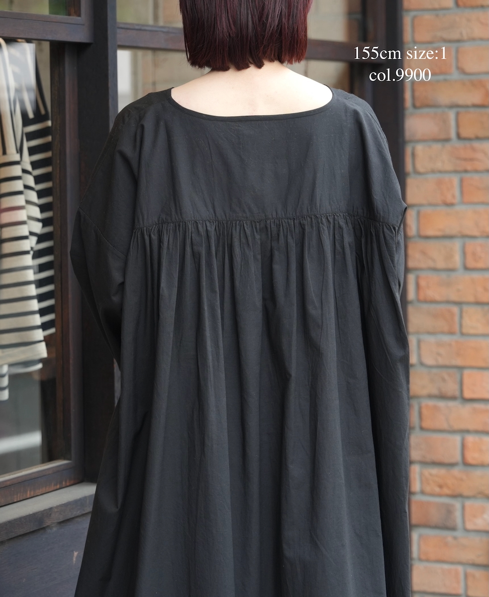 NSL26003(ワンピース) 60s CAMBRIC PLAIN CREW-NECK BACK SIDE GATHERED DRESS