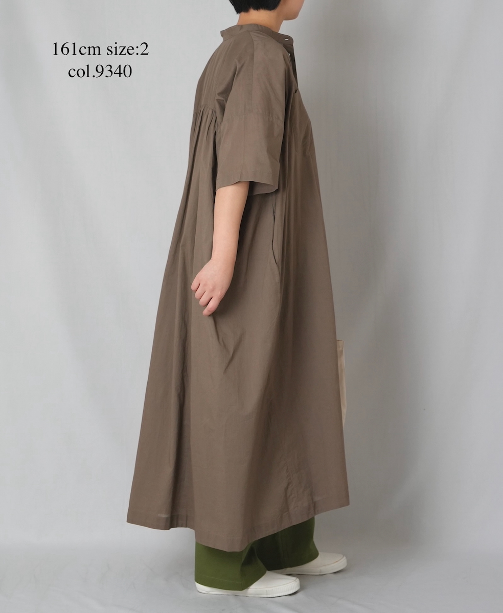 NSL26004(ワンピース) 60s CAMBRIC PLAIN BANDED COLLAR BACK SIDE GATHERED DRESS
