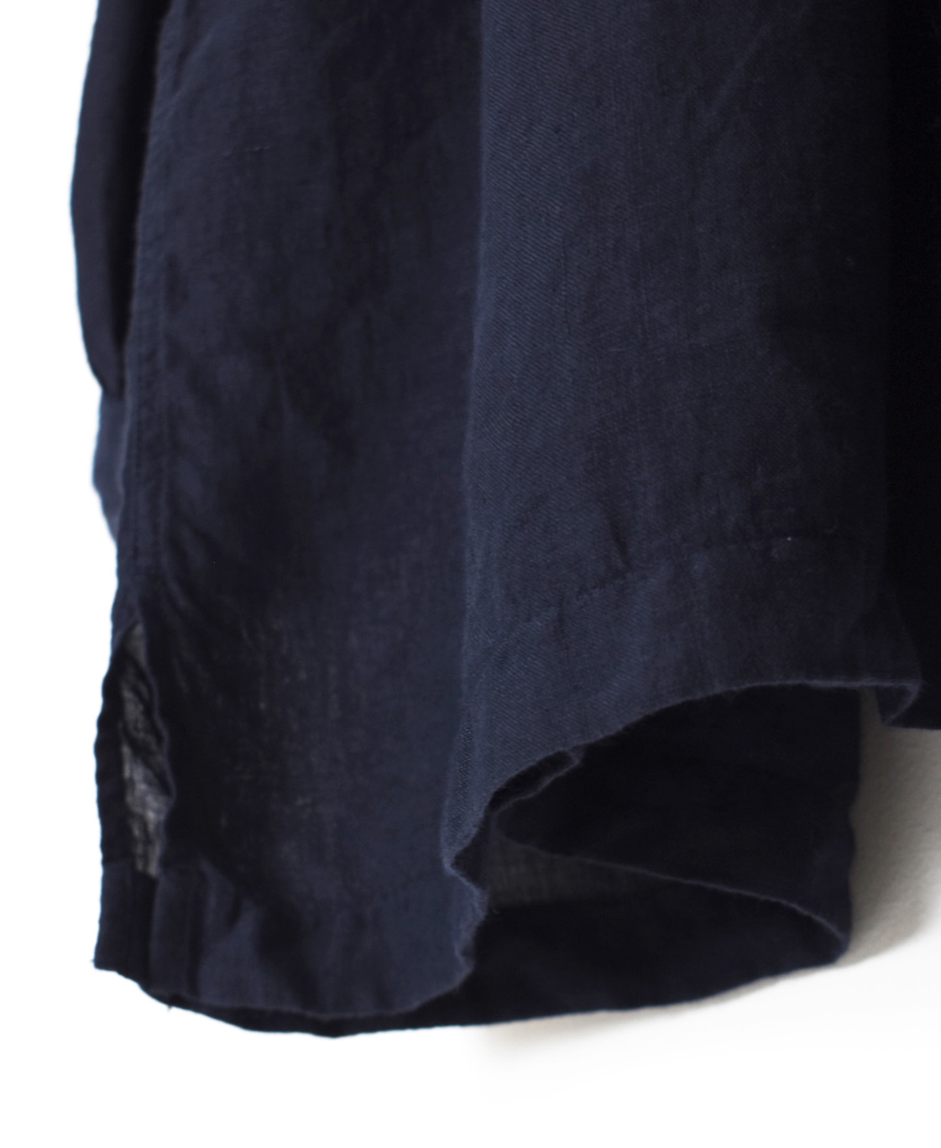 INMDS26003D(シャツ) 60s AUTO LOOM LINEN PLAIN (OVERDYE) BACK OPENING PULLOVER WITH MINI PINTUCK