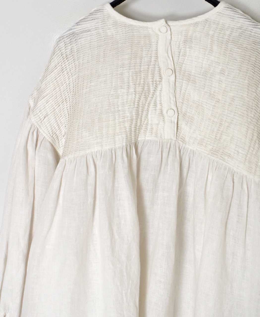 INMDS26003D(シャツ) 60s AUTO LOOM LINEN PLAIN (OVERDYE) BACK OPENING PULLOVER WITH MINI PINTUCK