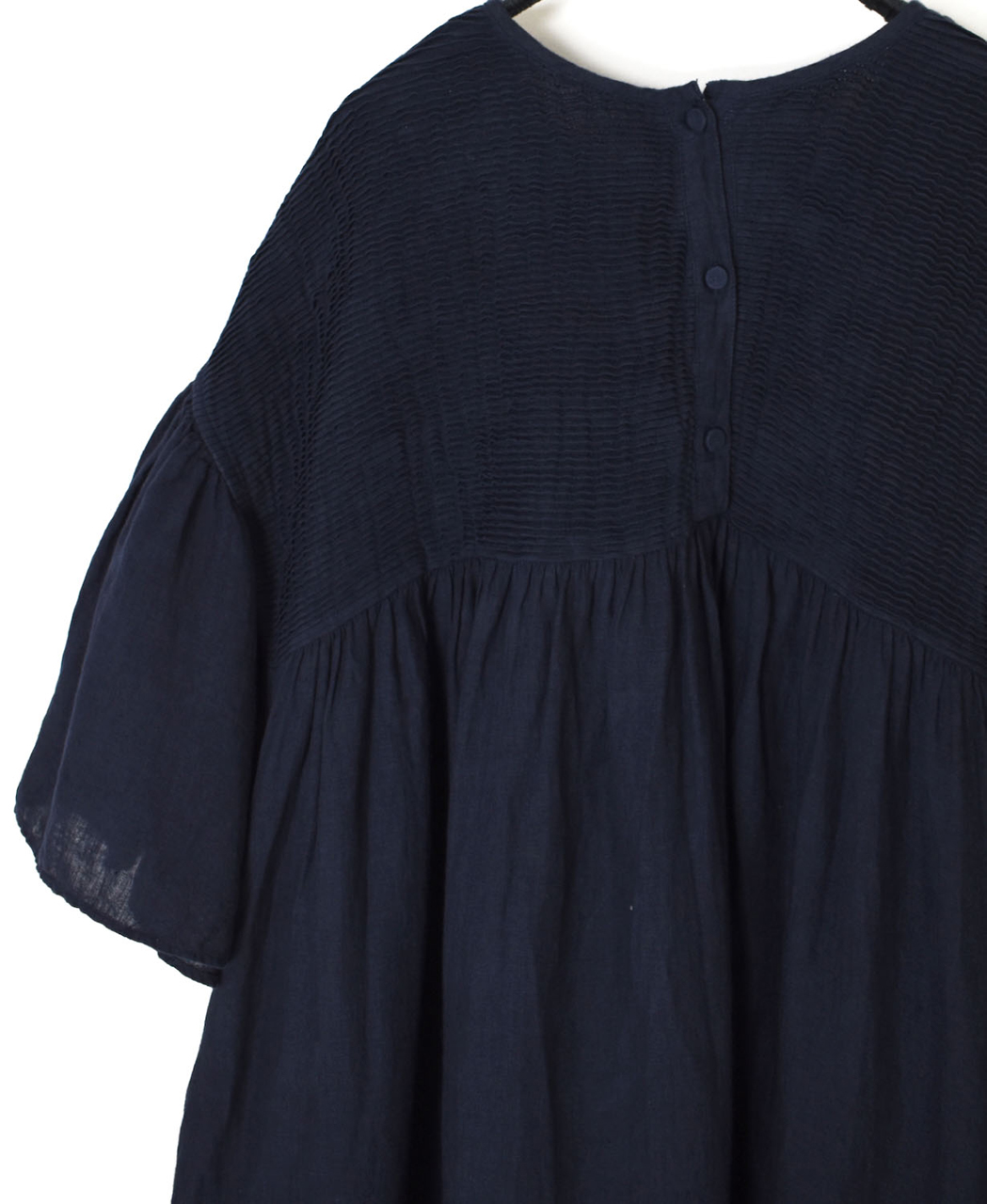 INMDS26004D(ワンピース) 60s AUTO LOOM LINEN PLAIN (OVERDYE) BACK OPENING PULLOVER DRESS WITH MINI PINTUCK