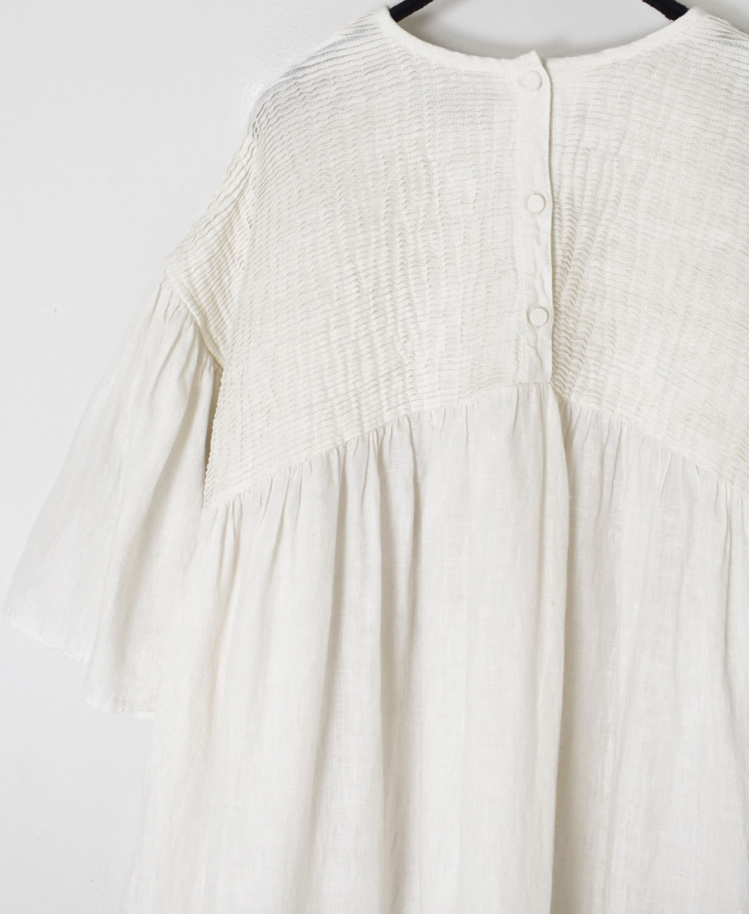 INMDS26004D(ワンピース) 60s AUTO LOOM LINEN PLAIN (OVERDYE) BACK OPENING PULLOVER DRESS WITH MINI PINTUCK